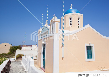 イアのデコレーションケーキのような教会 6614860