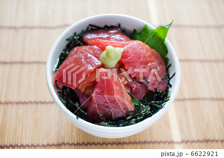 まぐろ丼 6622921