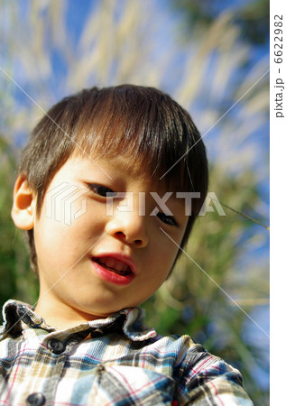 ススキと子供 ススキと子供 6622982