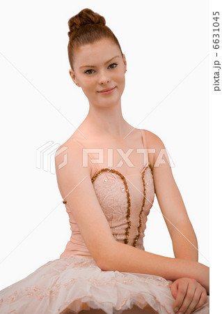 Smiling ballerina 6631045