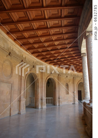 アルハンブラ宮殿のカルロス5世宮殿 アルハンブラ宮殿のカルロス5世宮殿 6632785