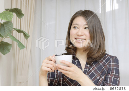 女性のコーヒータイム 6632858