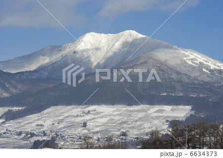 雪山と森林 雪山と森林 6634373