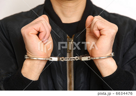 逮捕された容疑者 6634476