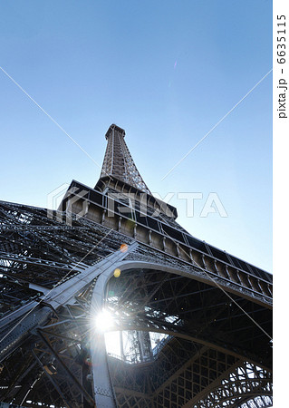 eiffel tower in paris at day 6635115