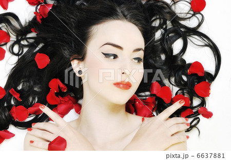 beautiful young nude woman with roses isolated on white beautiful young nude woman with roses isolated on white 6637881