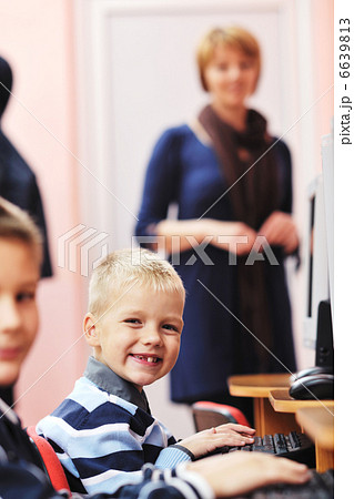 it education with children in school it education with children in school 6639813