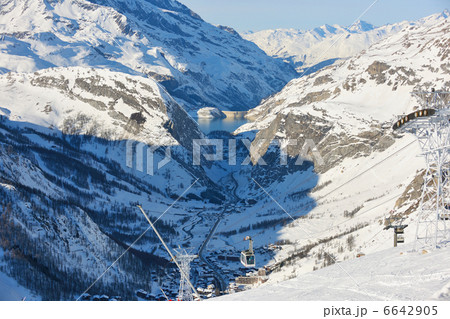 High mountains under snow in the winter 6642905
