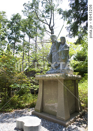 自凝神社イザナギ・イザナミ像2 自凝神社イザナギ・イザナミ像2 6643206