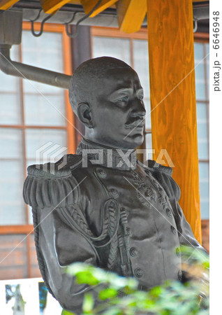 秋山真之の胸像（秋山兄弟生誕地／愛媛県松山市歩行町） 6646948