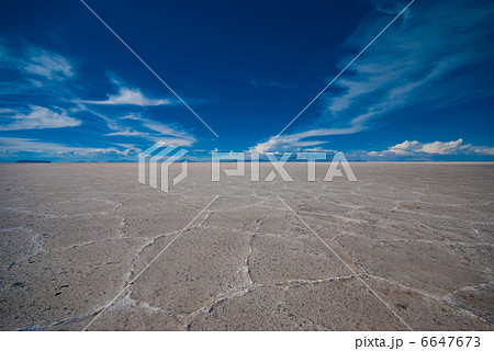 ウユニ塩湖 ウユニ塩湖 6647673