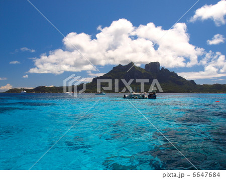 ボラボラ島でダイビング 6647684