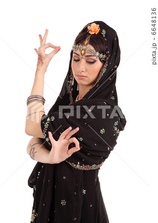 Young girl in the Indian national costume 6648136