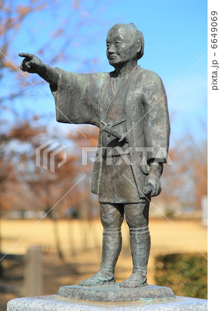 二宮尊徳記念館　二宮尊徳像―物井にて 6649069