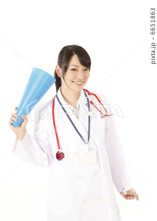 患者応援の女性医師&看護士 患者応援の女性医師&看護士 6651863
