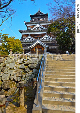 広島城の天守閣（広島城址公園／広島県広島市中区基町） 6653970