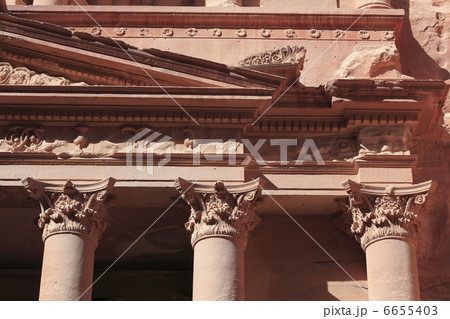 ペトラ遺跡　エル・ハズネ 6655403