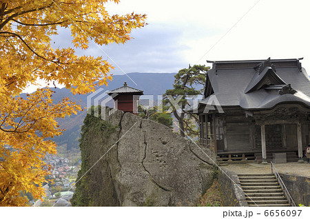秋の山寺 6656097