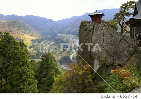 秋の山寺 6657754