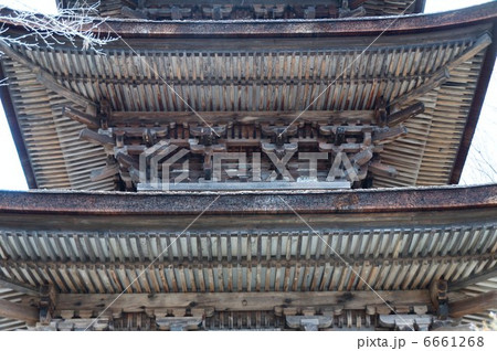 信州信濃の国宝大法寺　三重の塔（見返りの塔） 6661268