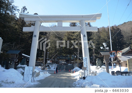 諏訪大社上社の大鳥居 6663030