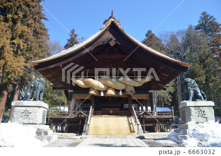 諏訪大社下社秋宮の拝殿 諏訪大社下社秋宮の拝殿 6663032