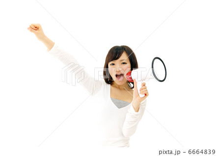 叫ぶ女性 6664839