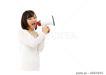 叫ぶ女性 6664845