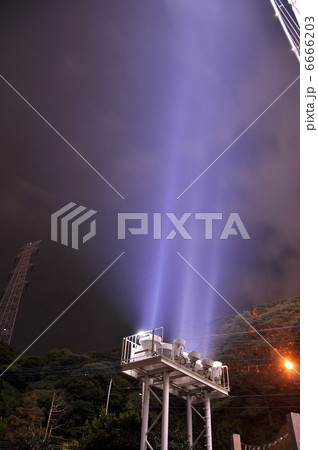 サーチライト 6666203