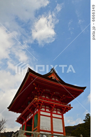 清水寺の「仁王門」（京都市東山区清水） 6666349