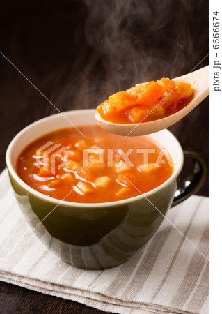 ミネストローネ　スプーン　湯気　縦 6666674
