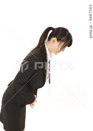 挨拶するOL 6667563