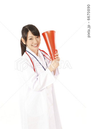 患者応援の女性医師&看護士 患者応援の女性医師&看護士 6670890