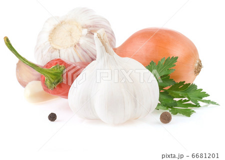 garlic and vegetables with food spices 6681201