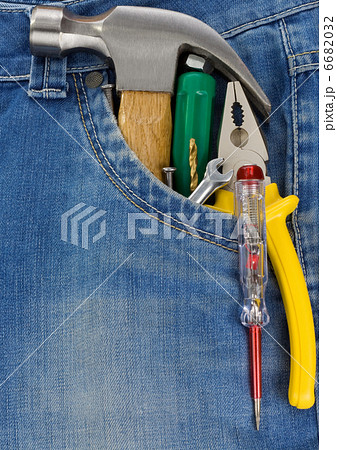 tools and instruments 6682032