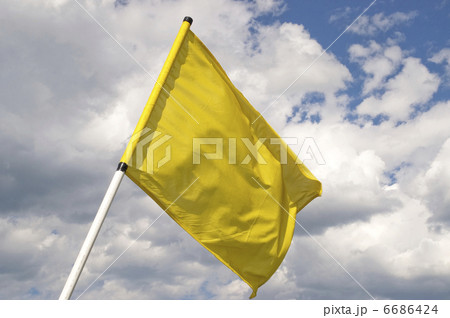 Yellow flag. 6686424
