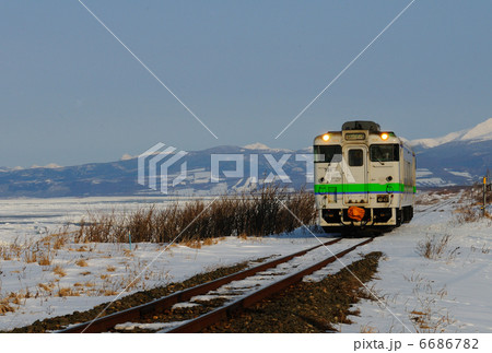オホーツク海の列車 6686782