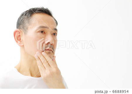 スキンケア・シニア男性 6688954