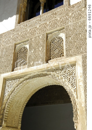 アルハンブラ宮殿 6691246