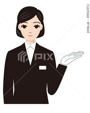 案内する葬儀女性スタッフ 6692051