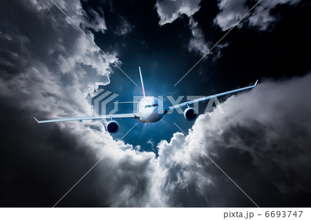 Passenger Airliner in the sky 6693747