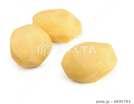Peeled potatoes 6695763