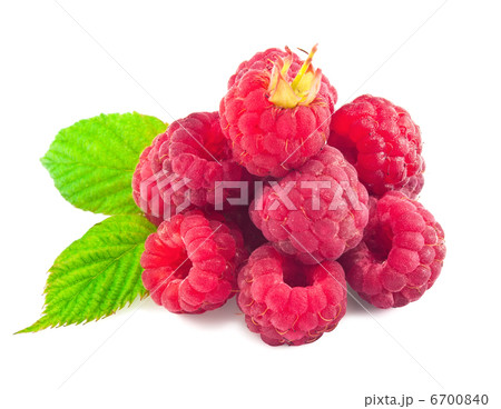 Fresh ripe raspberries 6700840