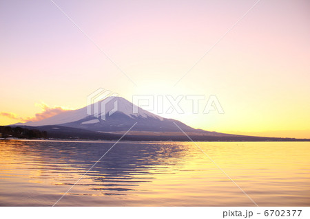優しい空にと富士山 6702377