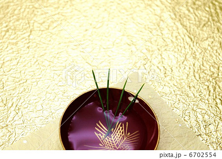 年賀状素材・盃一献に松葉・和紙2種バック横位置・ハガキ対応比 年賀状素材・盃一献に松葉・和紙2種バック横位置・ハガキ対応比 6702554