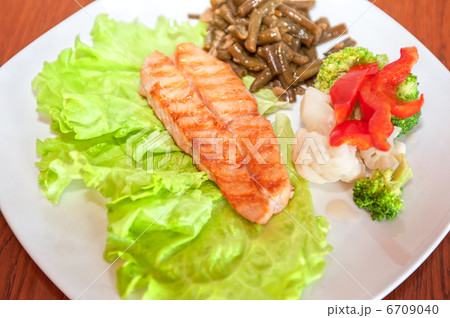 salmon steak 6709040