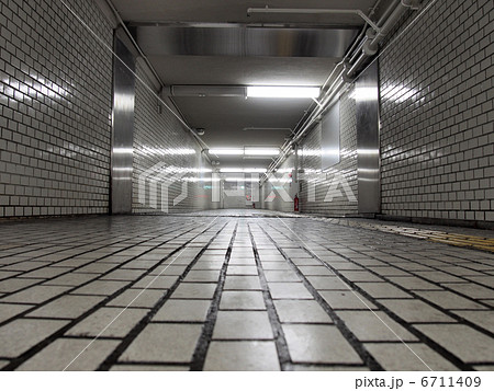 地下通路 6711409