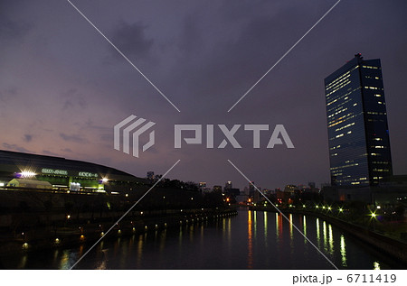 夜を迎える大阪 6711419