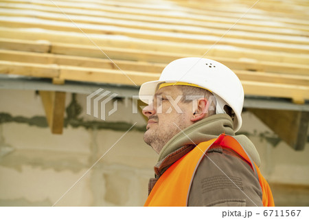 新しい建物の近くの建設管理 新しい建物の近くの建設管理 6711567