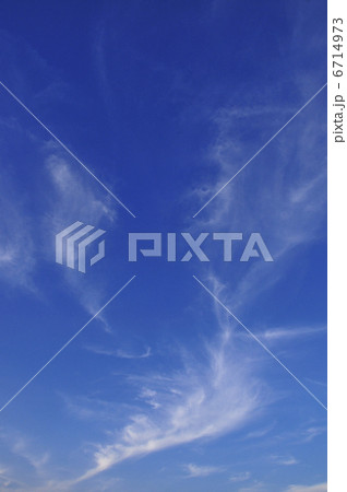 青空と白い雲 6714973